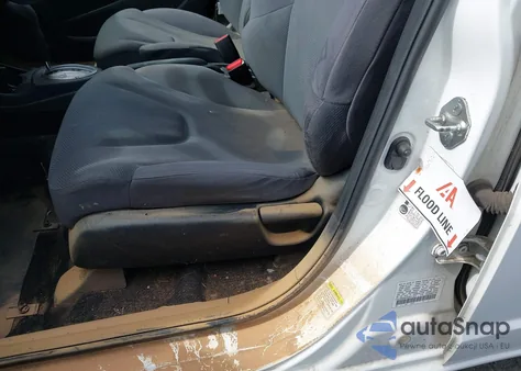 2013 Honda Fit from USA, damaged, VIN JHMGE8H3XDC017839